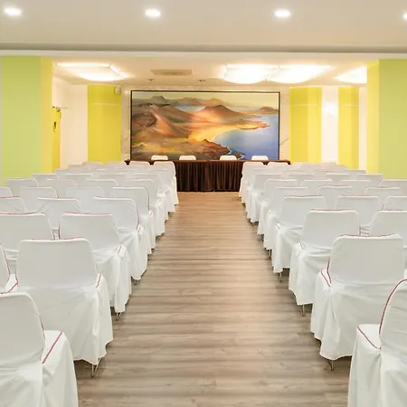 Hotel Alexandre Grand Teguise Playa 4*